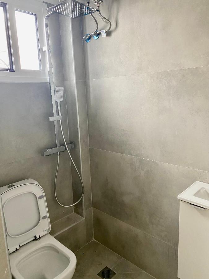 Modern Tiny House In Volos Buitenkant foto