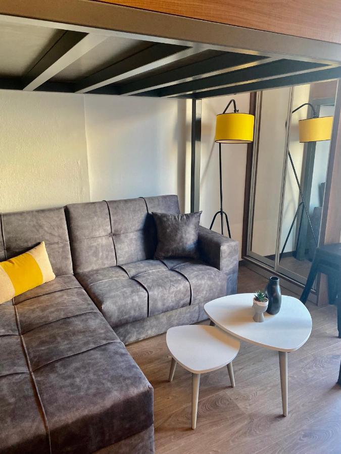Modern Tiny House In Volos Buitenkant foto