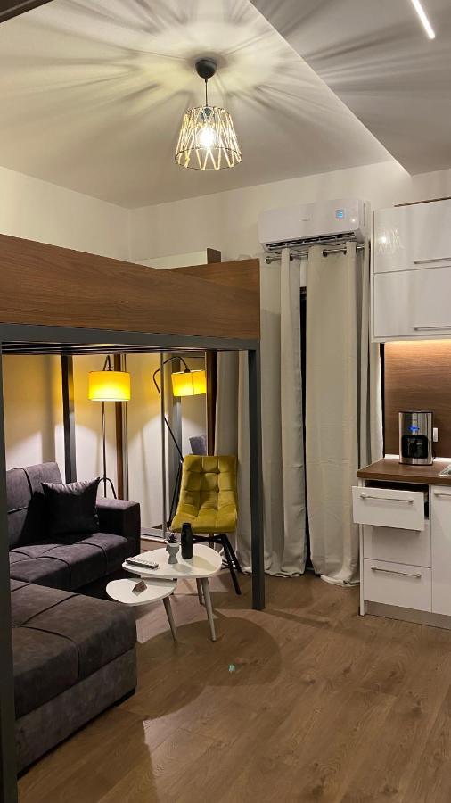 Modern Tiny House In Volos Buitenkant foto